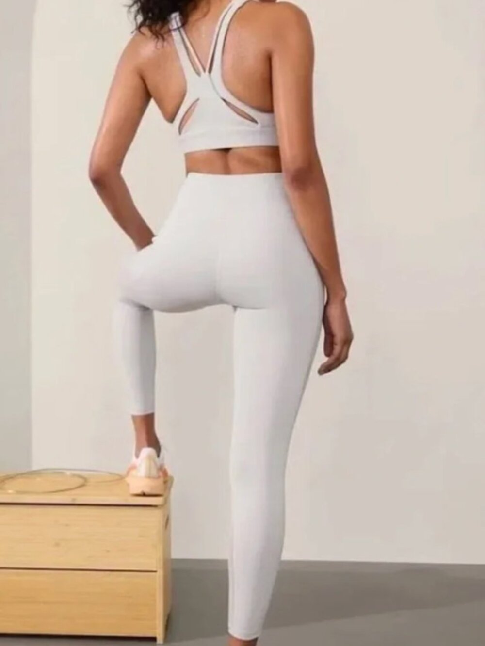 Limited Edition Athleta GRAY Ultimate Stash Mesh 7/8 crop legging SHEER PANELS M